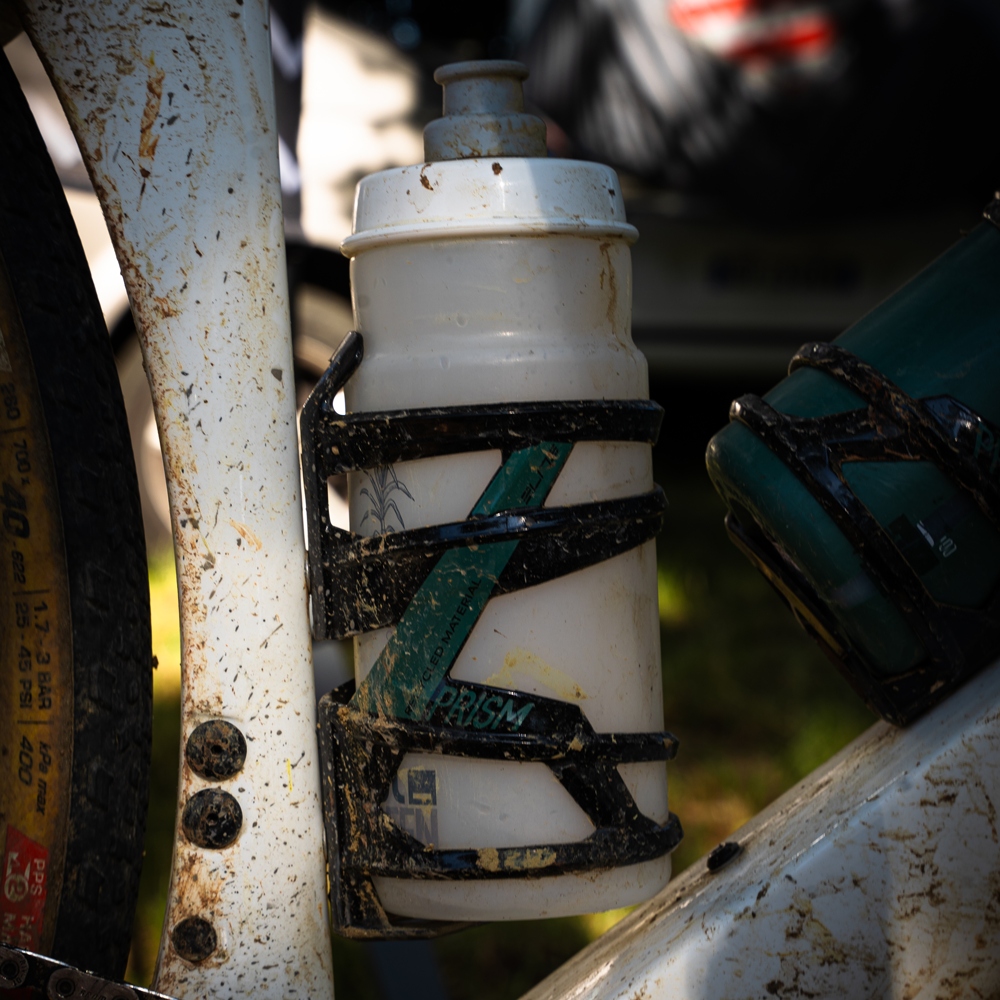 Elite Prism Recycle Bottle Cage - Left - black soft touch