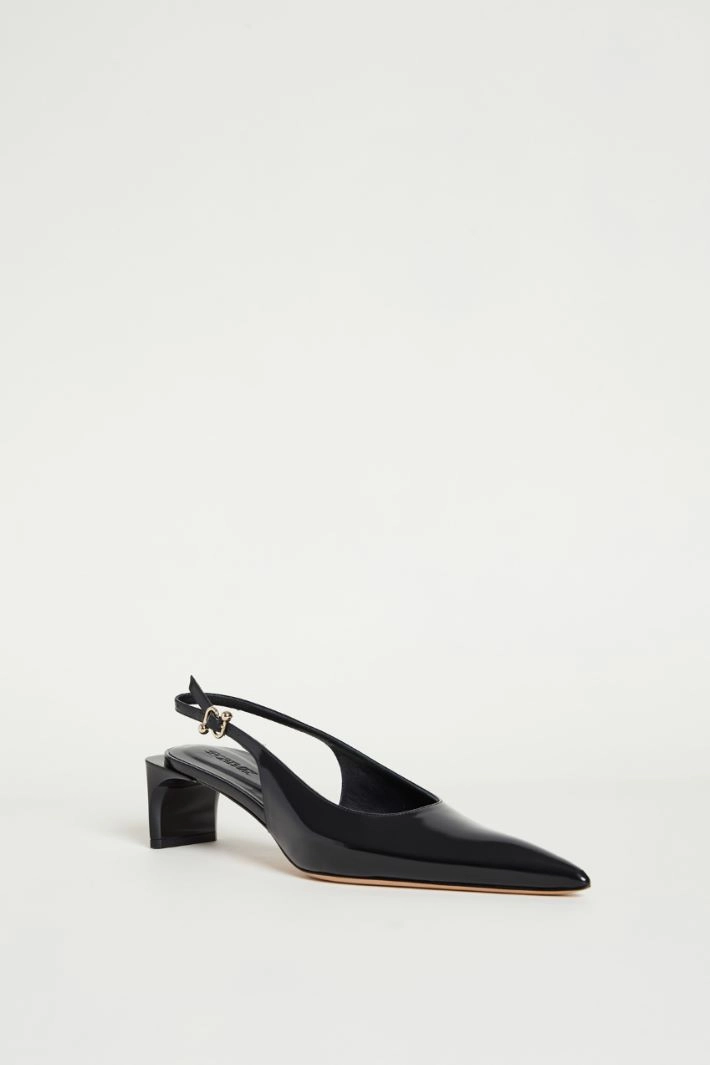 Pointed slingbacks - BLACK
