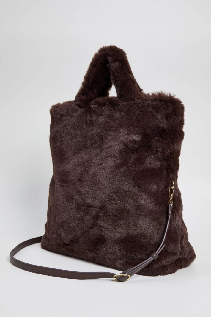 Maxi plush shopper bag - BROWN