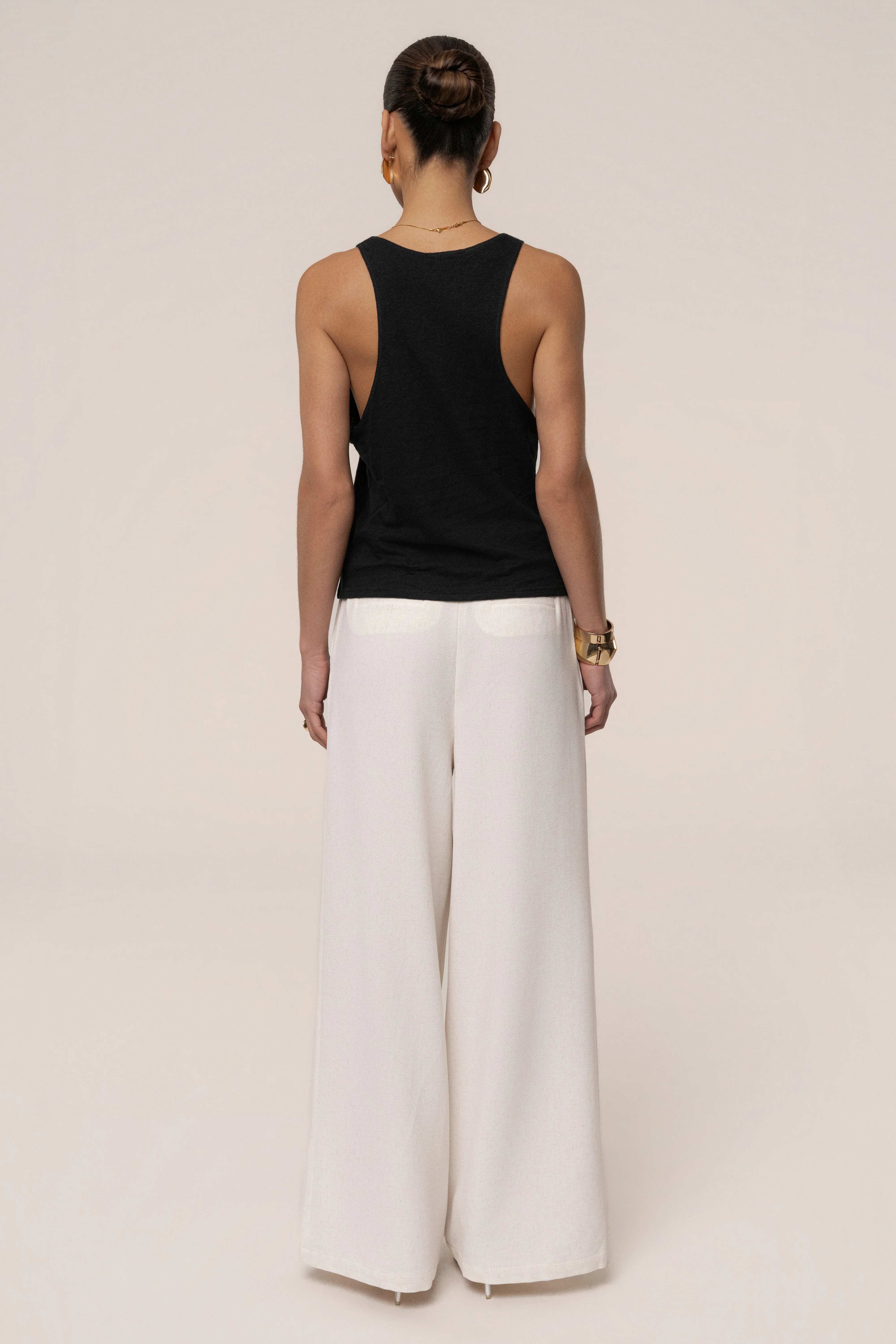 Black Classic Scoop Neck Tank