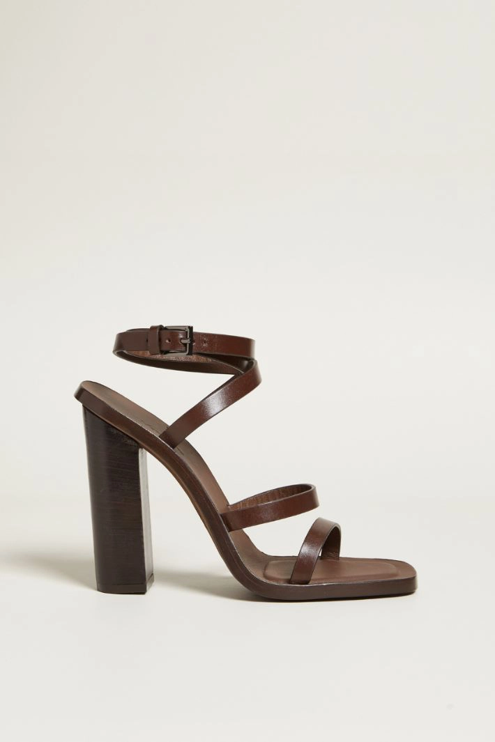 Leather sandals with heel - DARK BROWN