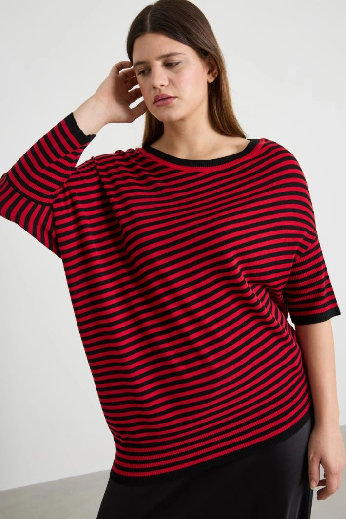 Asymmetrical wool sweater - RED BLACK
