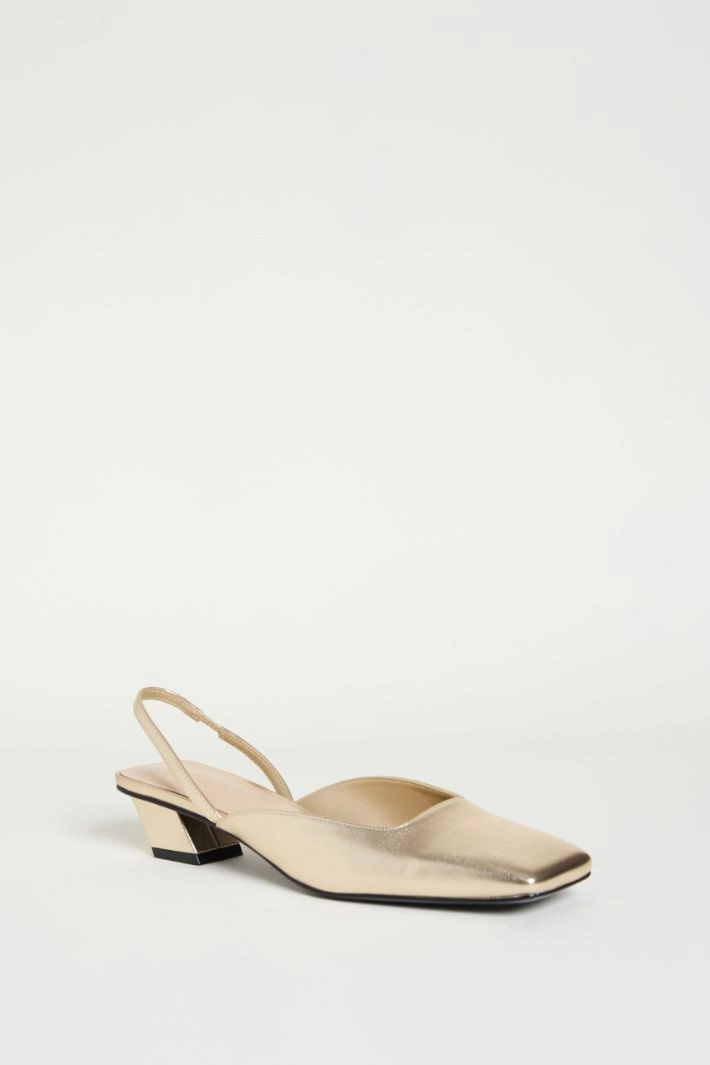 Laminated slingback mules - GOLD