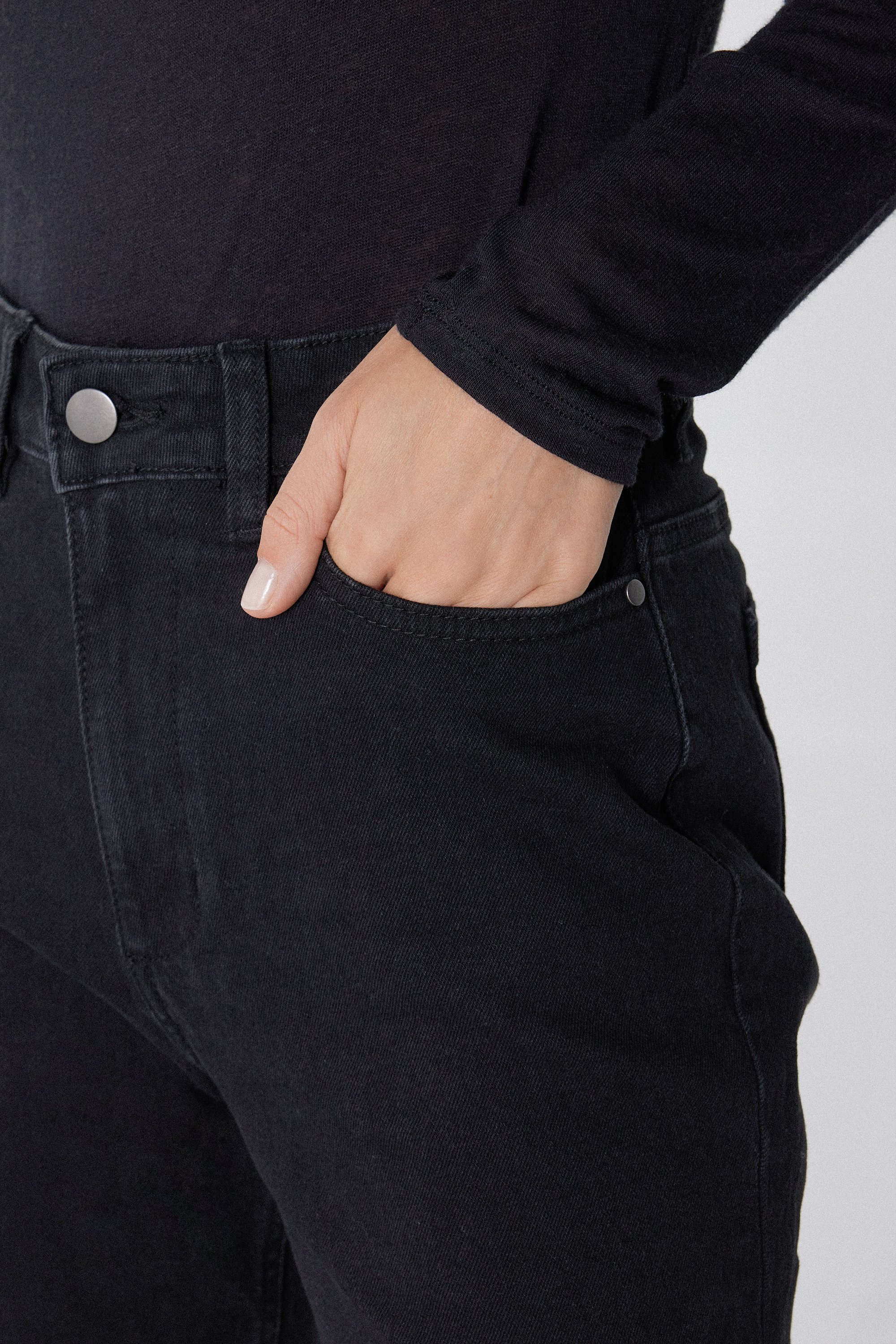 Straight-Fit High-Waist Denim Jeans with Pockets