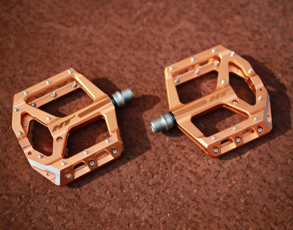 HT ANS10 Supreme NANO-S Flat Pedal - rose gold
