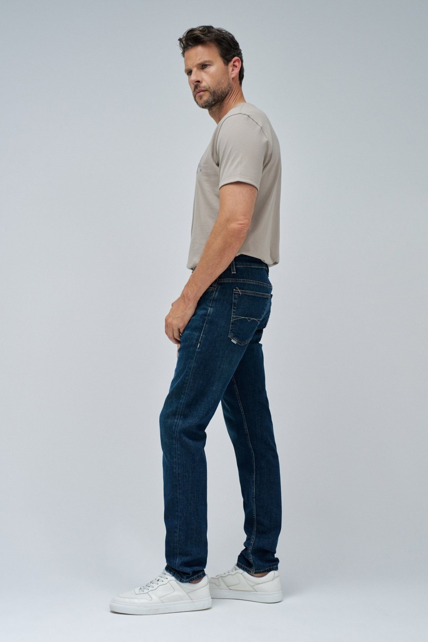 SLIM FIT JEANS