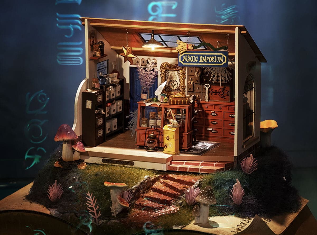 Kiki's Magic Emporium Robotime DG155