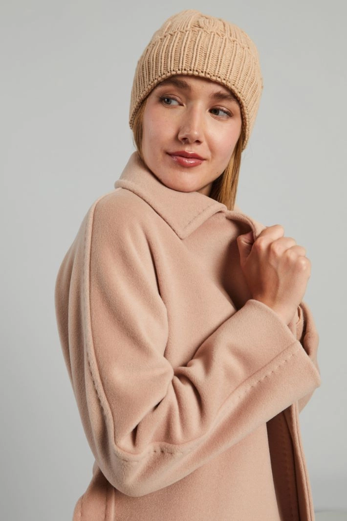 Cable-knit beanie hat - BEIGE