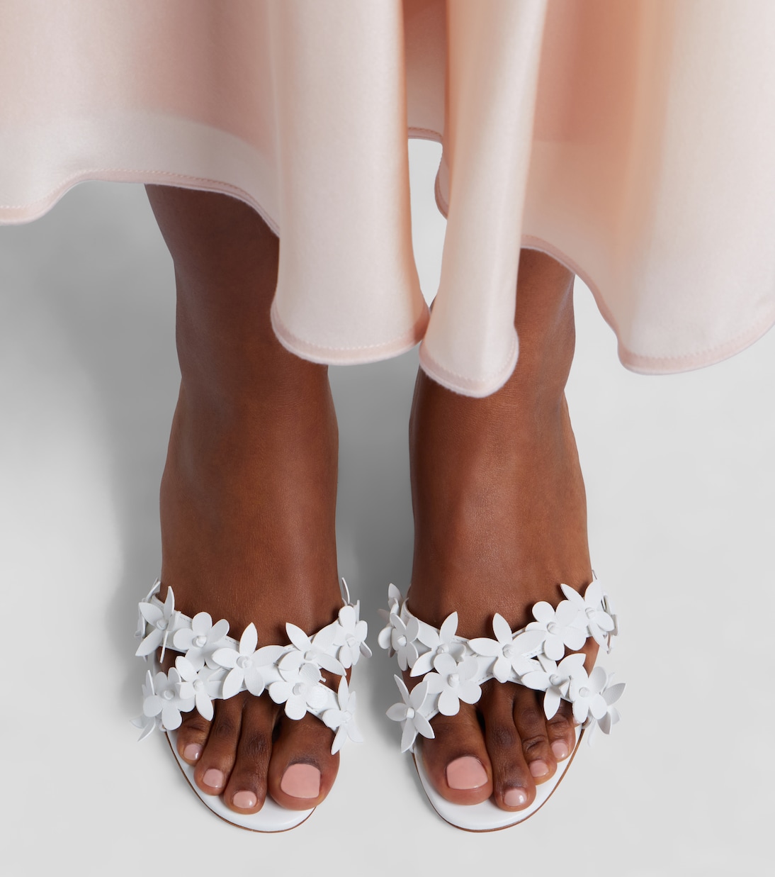 Manolo Blahnik Anista floral-appliqué leather mules in white