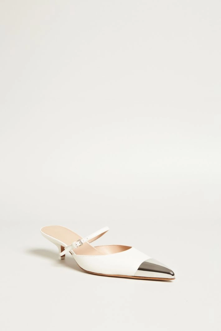 Mules with metal toe cap - MILK