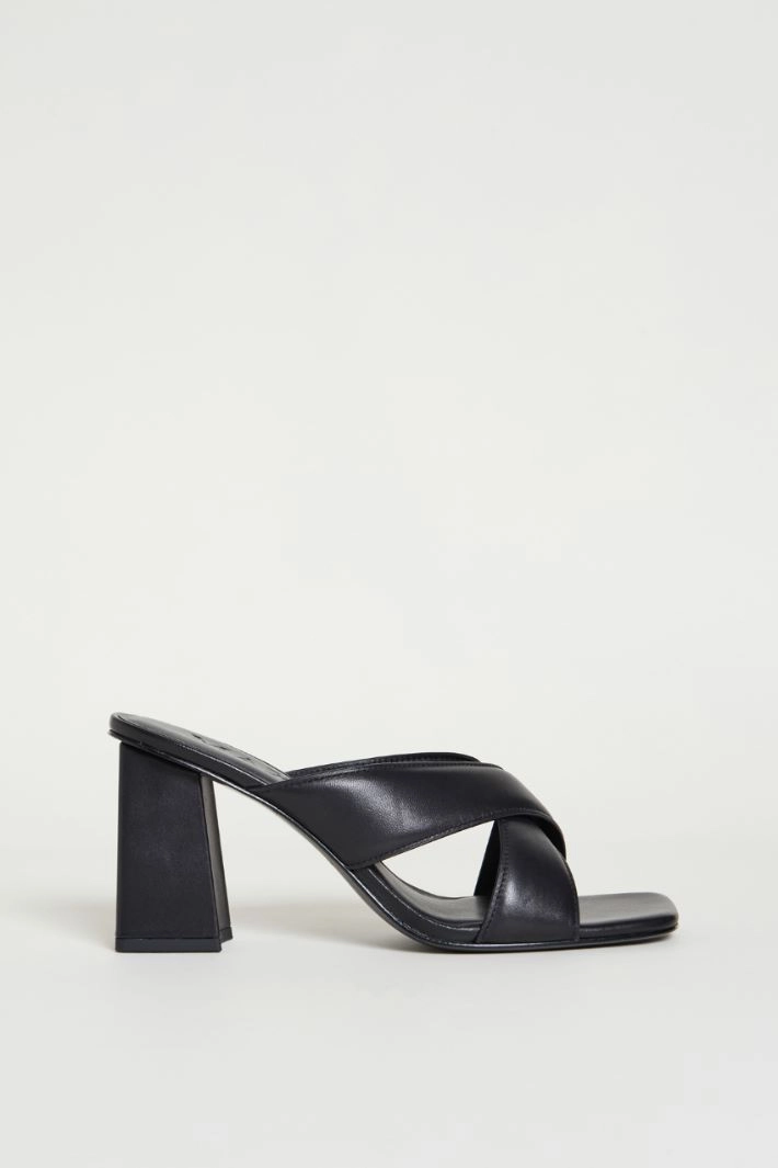 Padded nappa leather sandals - BLACK
