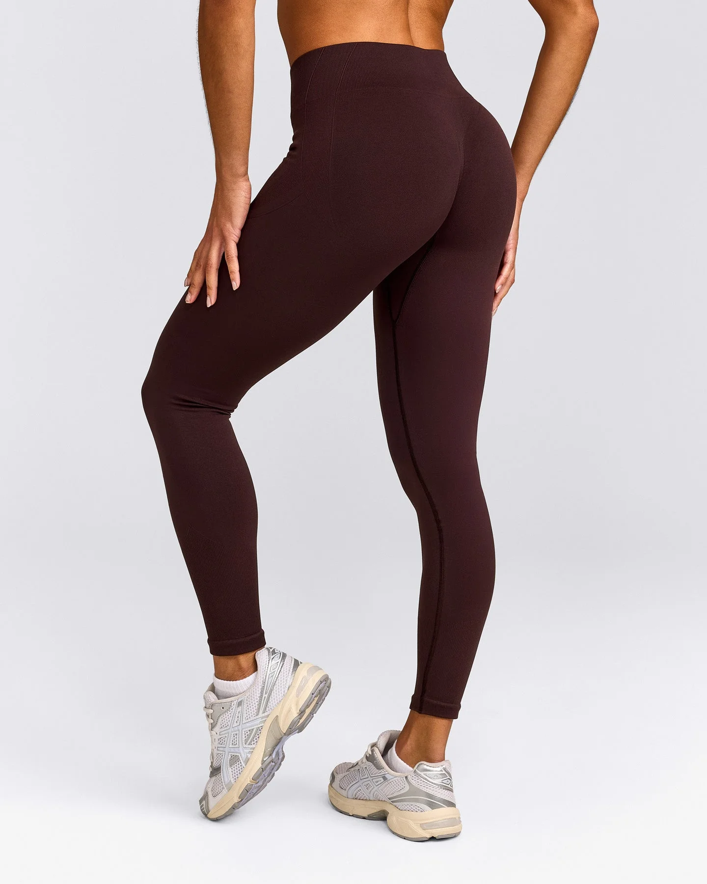 EnhanceLift™ Seamless Leggings with Grey Logo | Plum Brown
