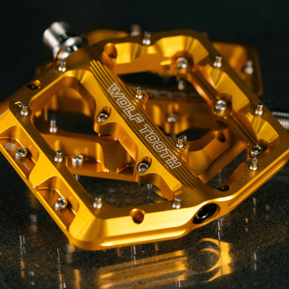 Wolf Tooth WAVEFORM Flat Pedals - Large - gold