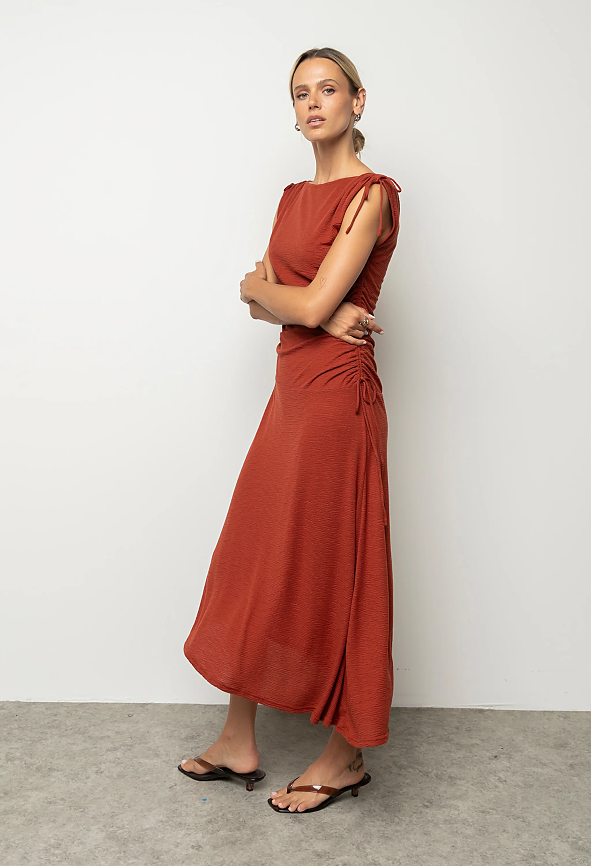 Remi Textured Maxi Dress in Brick