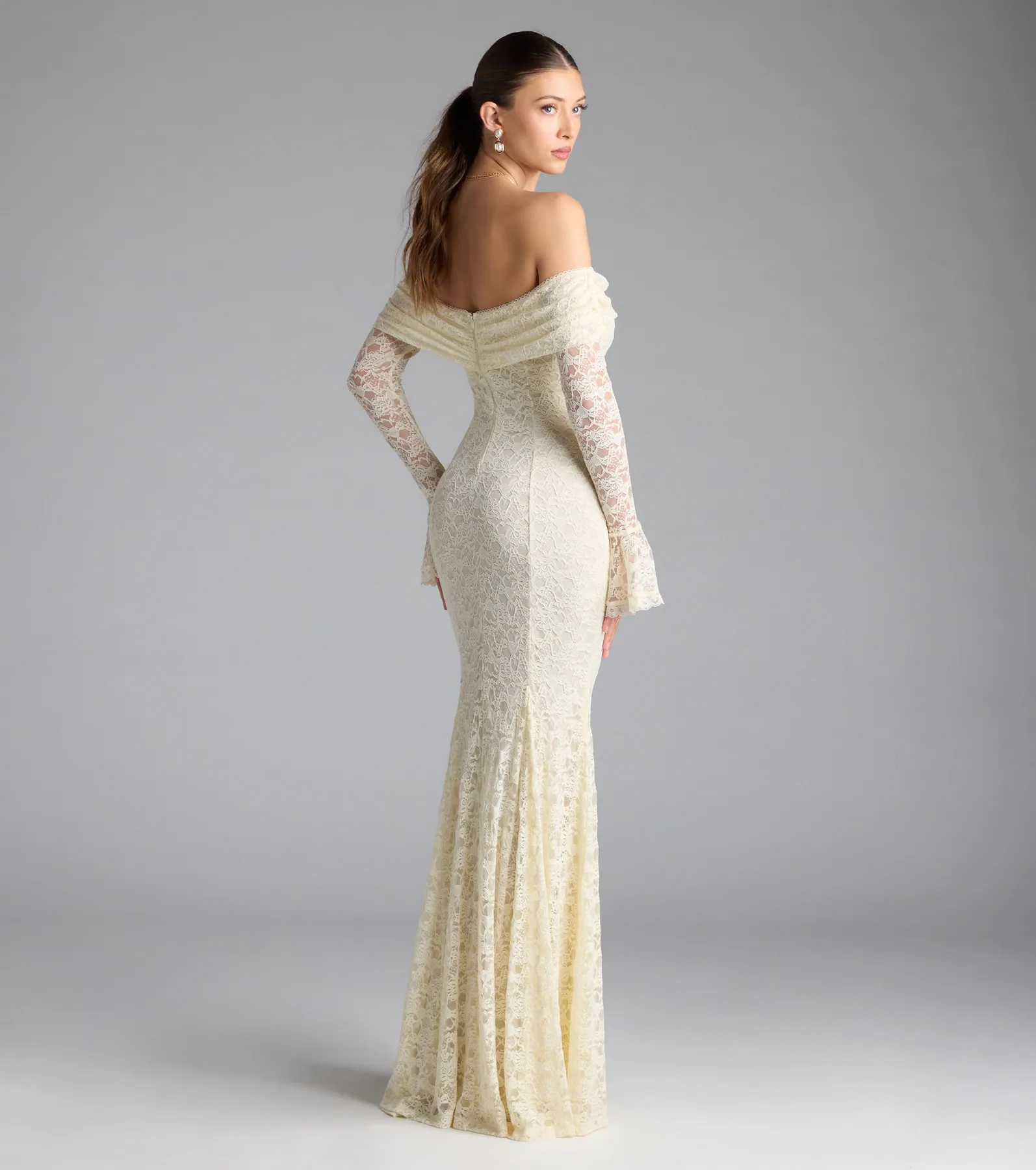 Blakely Off-The-Shoulder Mermaid Lace Formal Dress