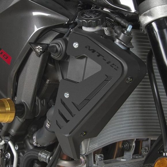 Barracuda radiator scoop in black aluminum - blackRef: bar0389 / ymt1124