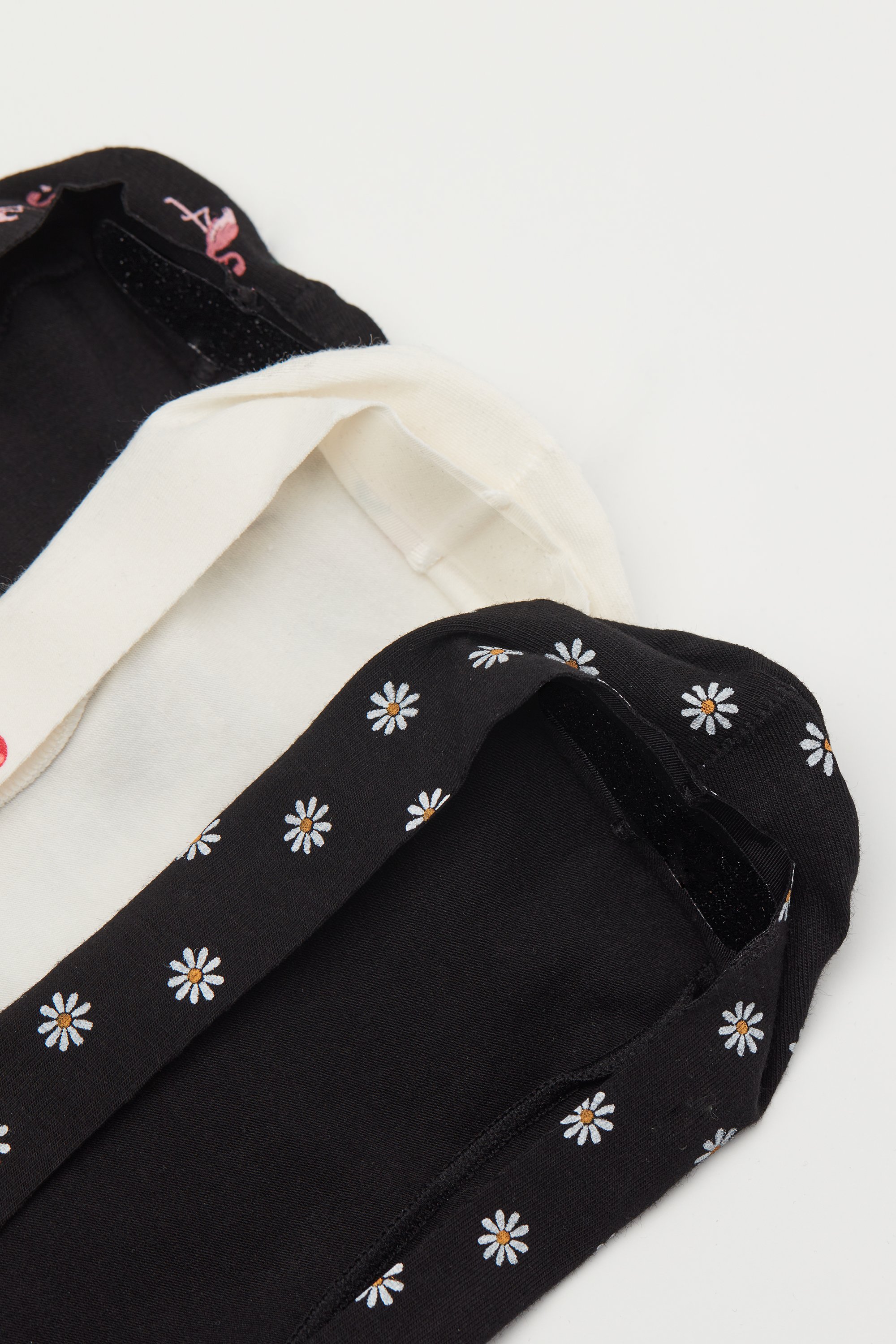 3 Pairs of Women's Cotton Raw Cut No Show Socks