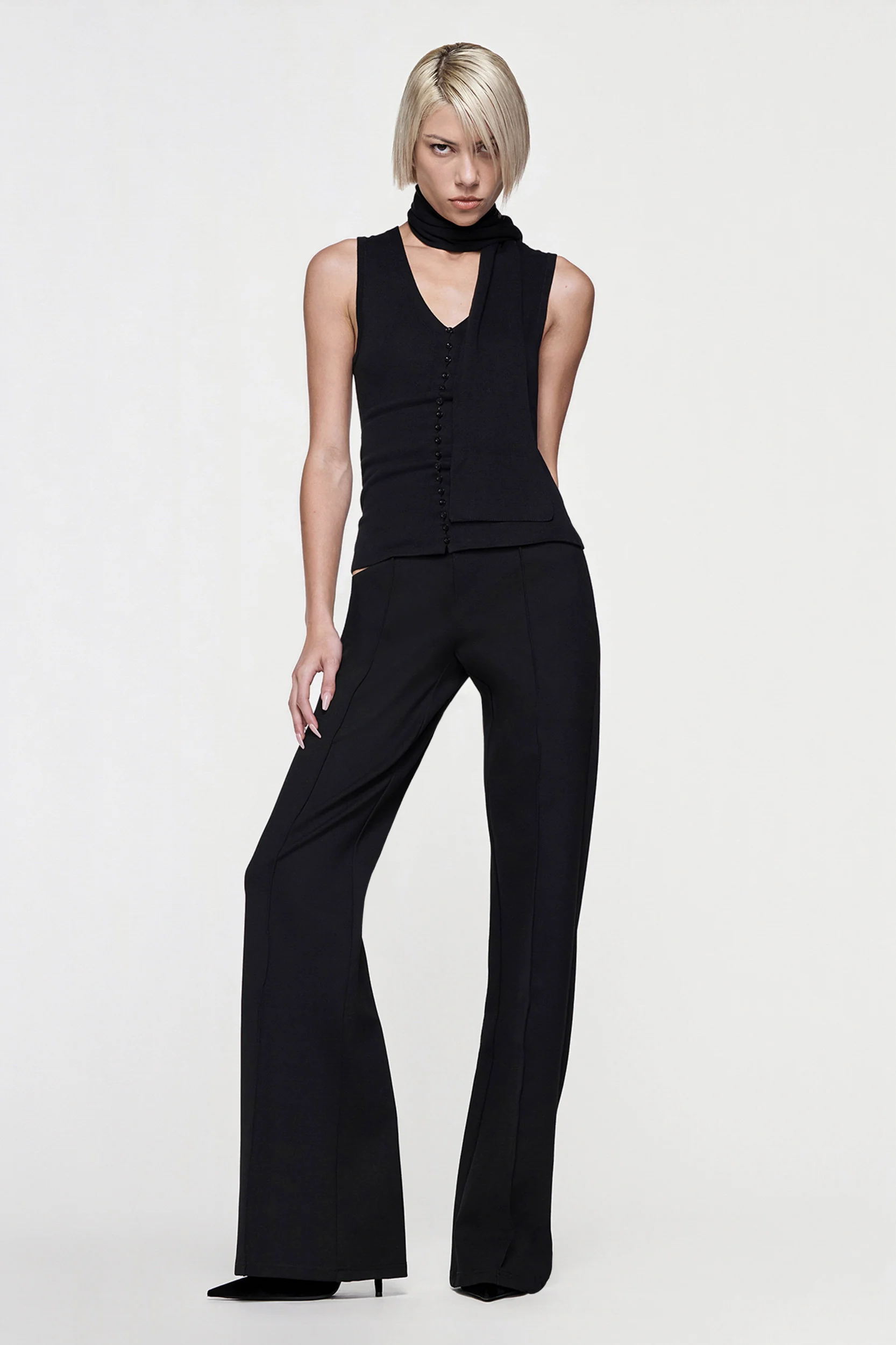 Lily Sleeveless Knit Button Up Top - Black