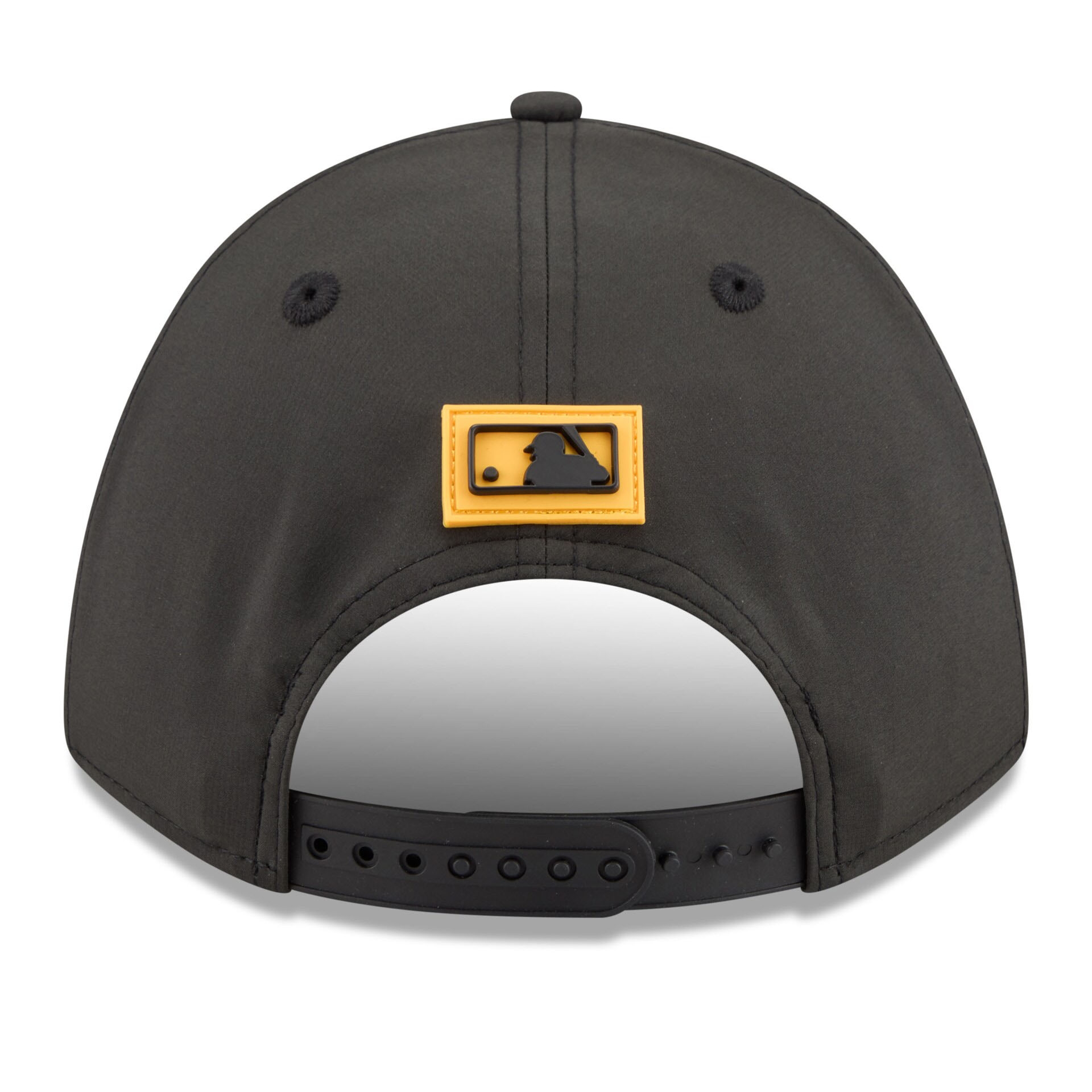 Pittsburgh Pirates 2026 MLB Clubhouse 9FORTY M-Crown A-Frame Snapback Cap