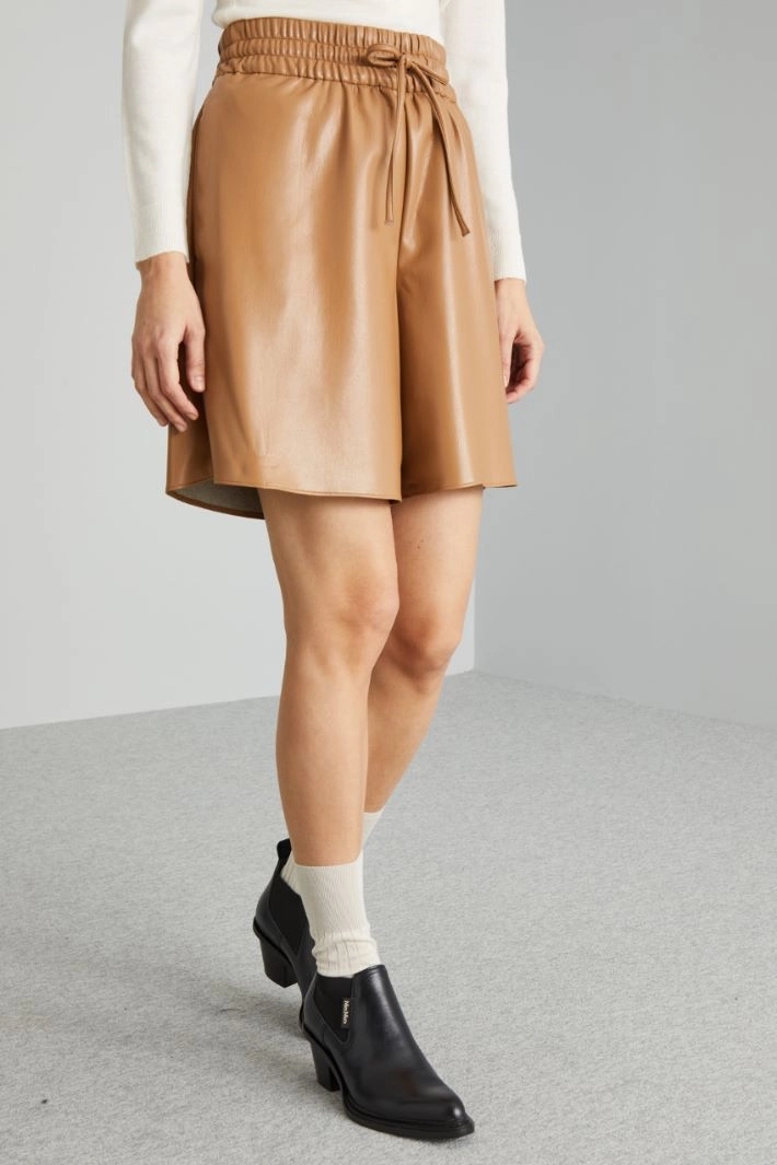 Bermuda shorts with drawstring - CAMEL