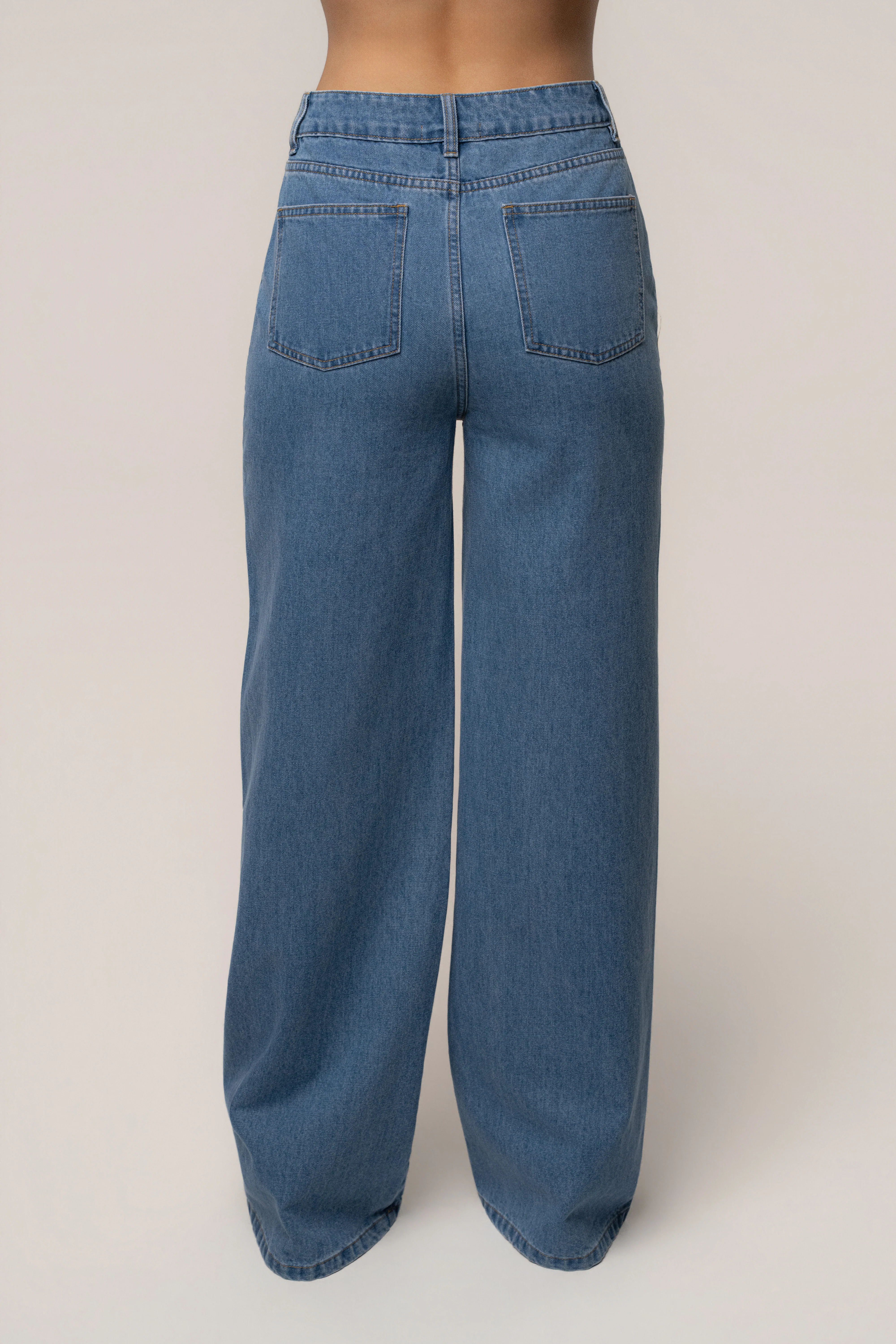 Medium Wash Flowline Seam Jean