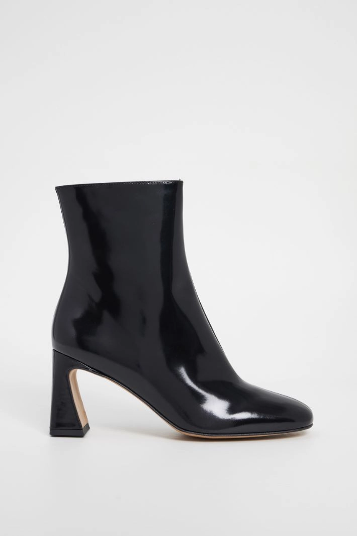 Shiny leather ankle boots - BLACK