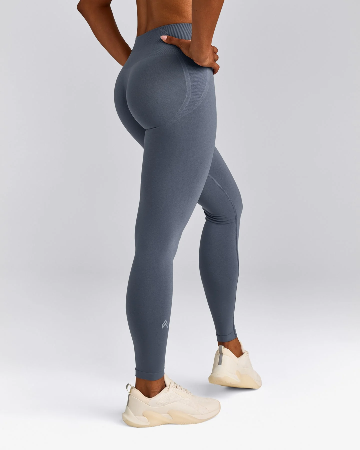EffortlessLift™ Seamless Leggings with Grey Logo | Light Granite Blue