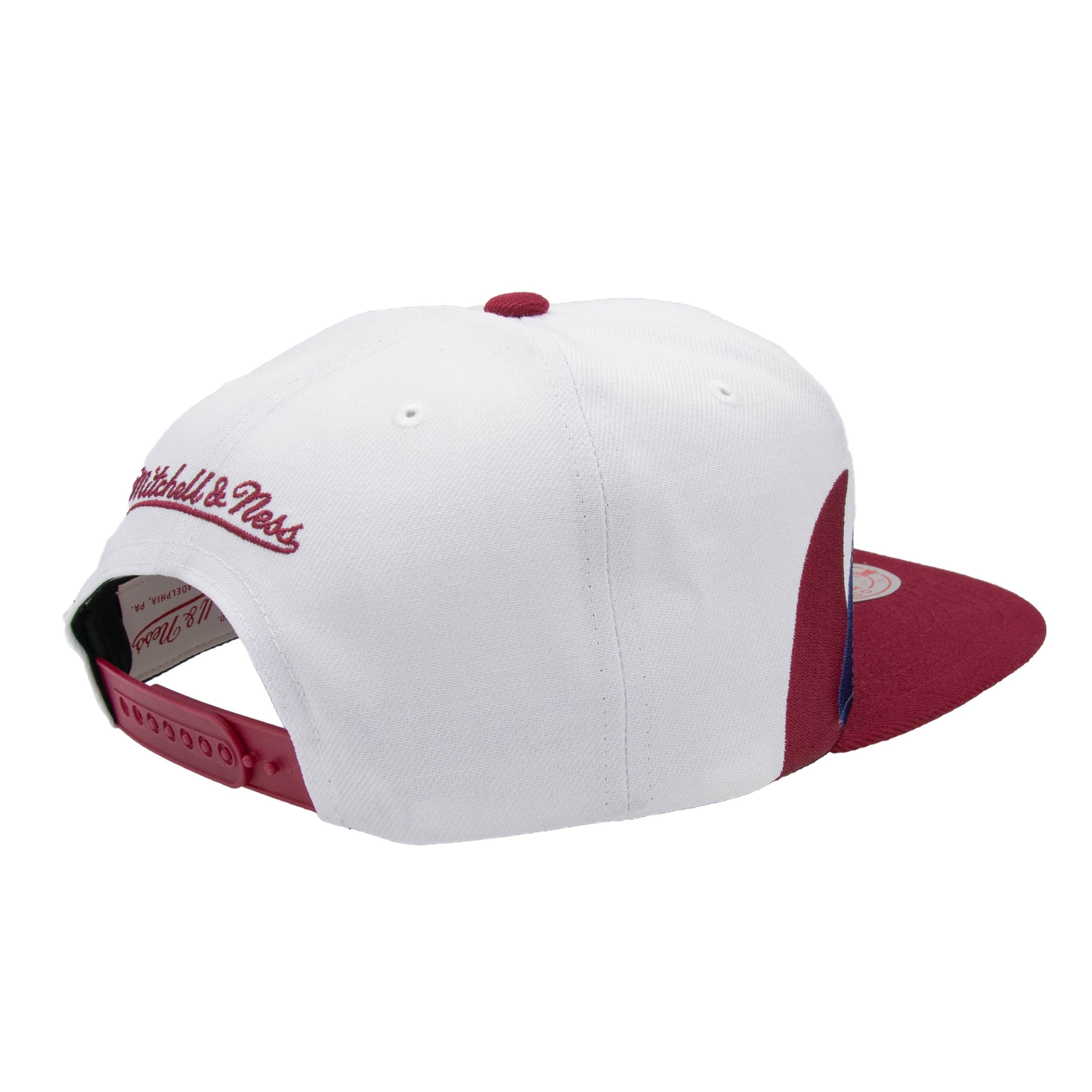 Colorado Avalanche Sharktooth 2-Tone Mitchell & Ness Snapback NHL Cap