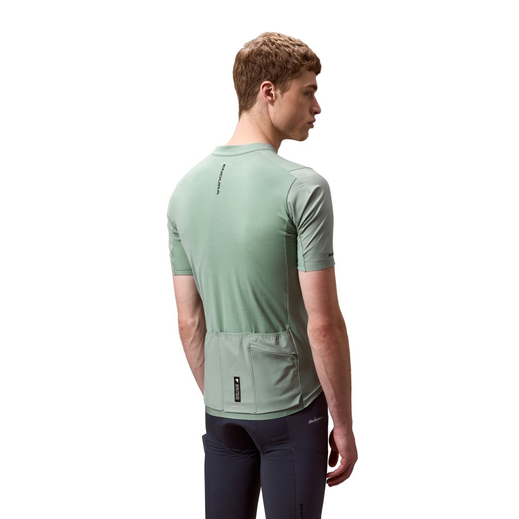 Endura Alltrack Ride Resort Short Sleeve Jersey Men - sage green