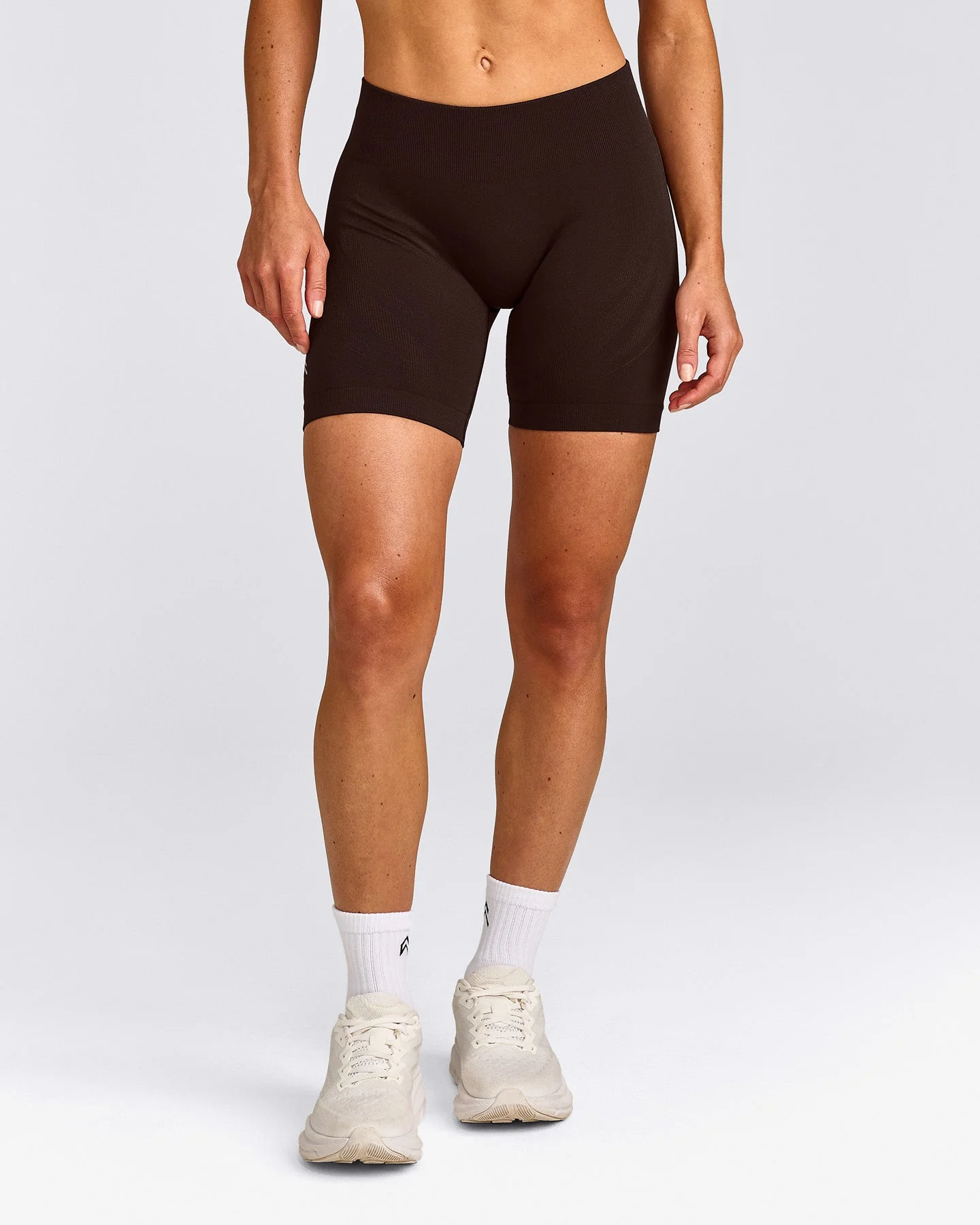 EnhanceLift™ Seamless Shorts with Grey Logo | 70% Cocoa