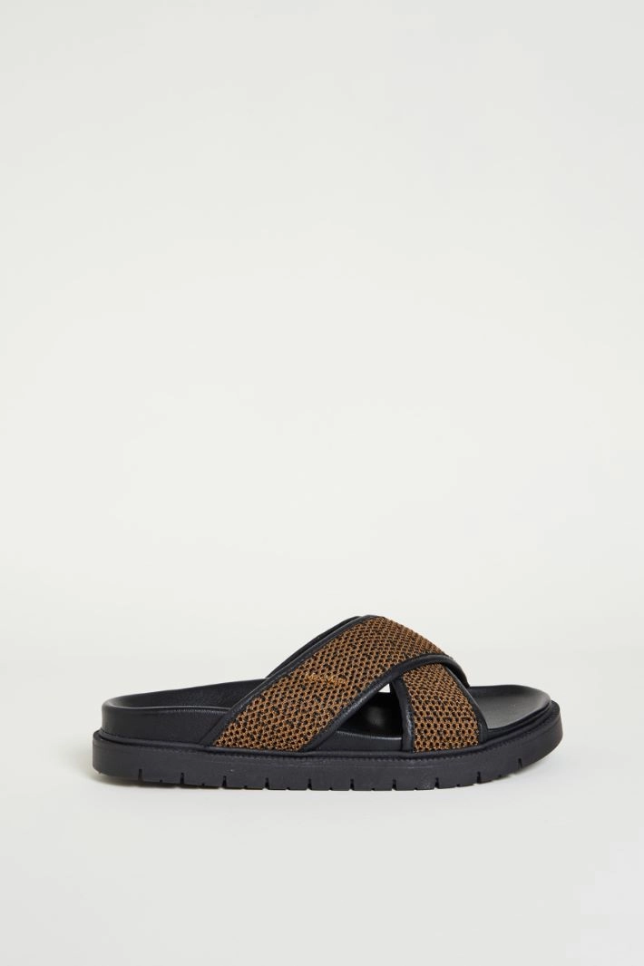 Criss-cross sandals - CAMEL BLACK