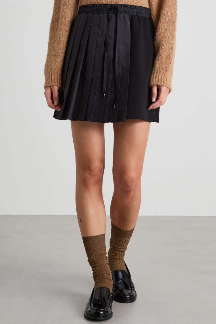 Jersey skirt with pleated panel - BLACK