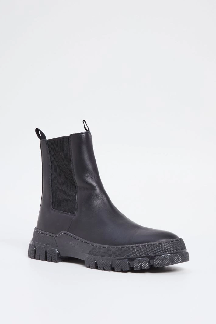 Ankle boots in real leather - BLACK