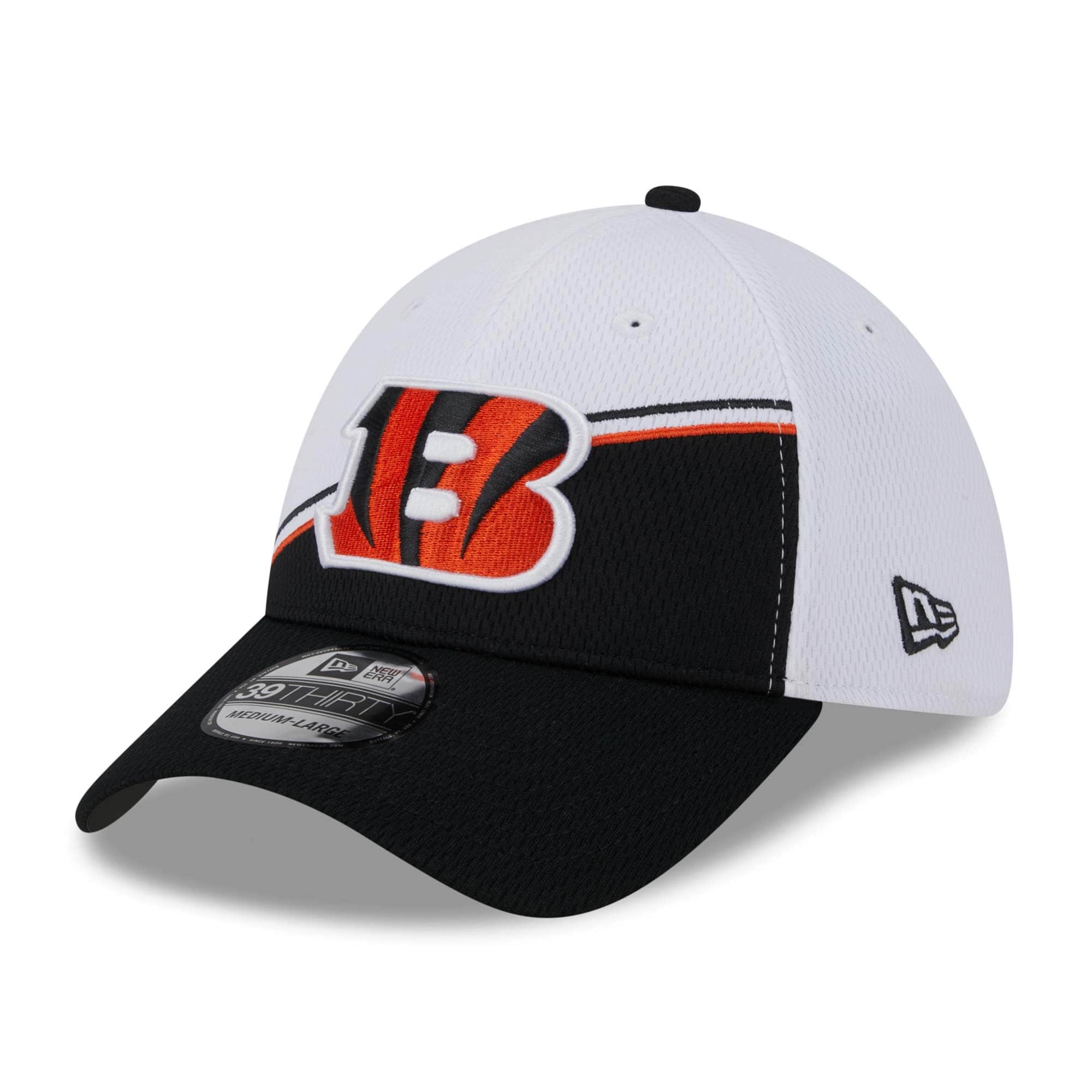 Cincinnati Bengals On Field 2023 NFL Sideline New Era 39THIRTY Flex Cap White