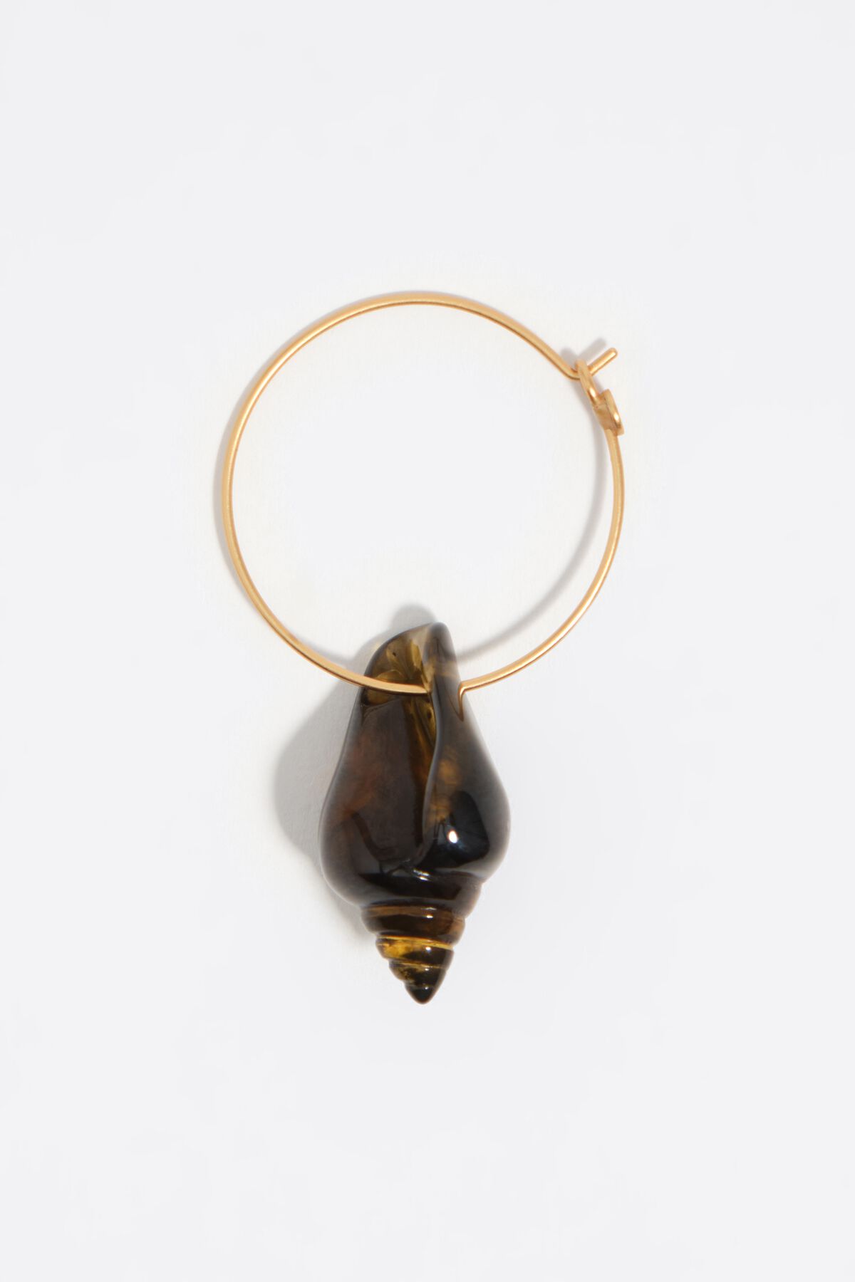Amber resin seashell hoop earrings