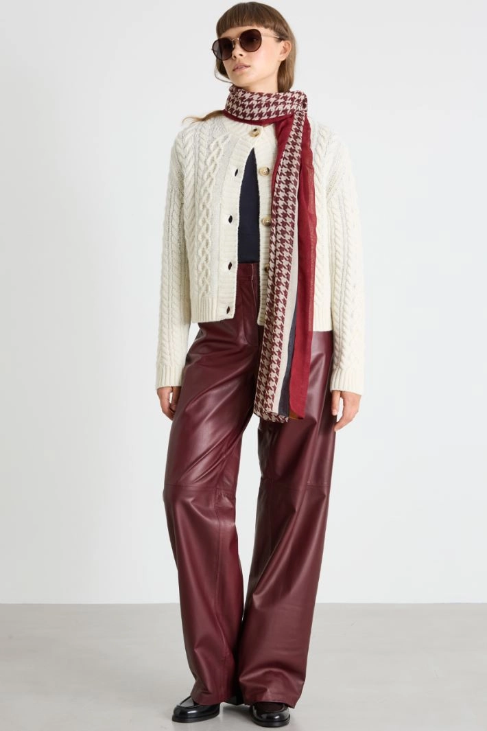 Cardigan with cable knit pattern - WHITE