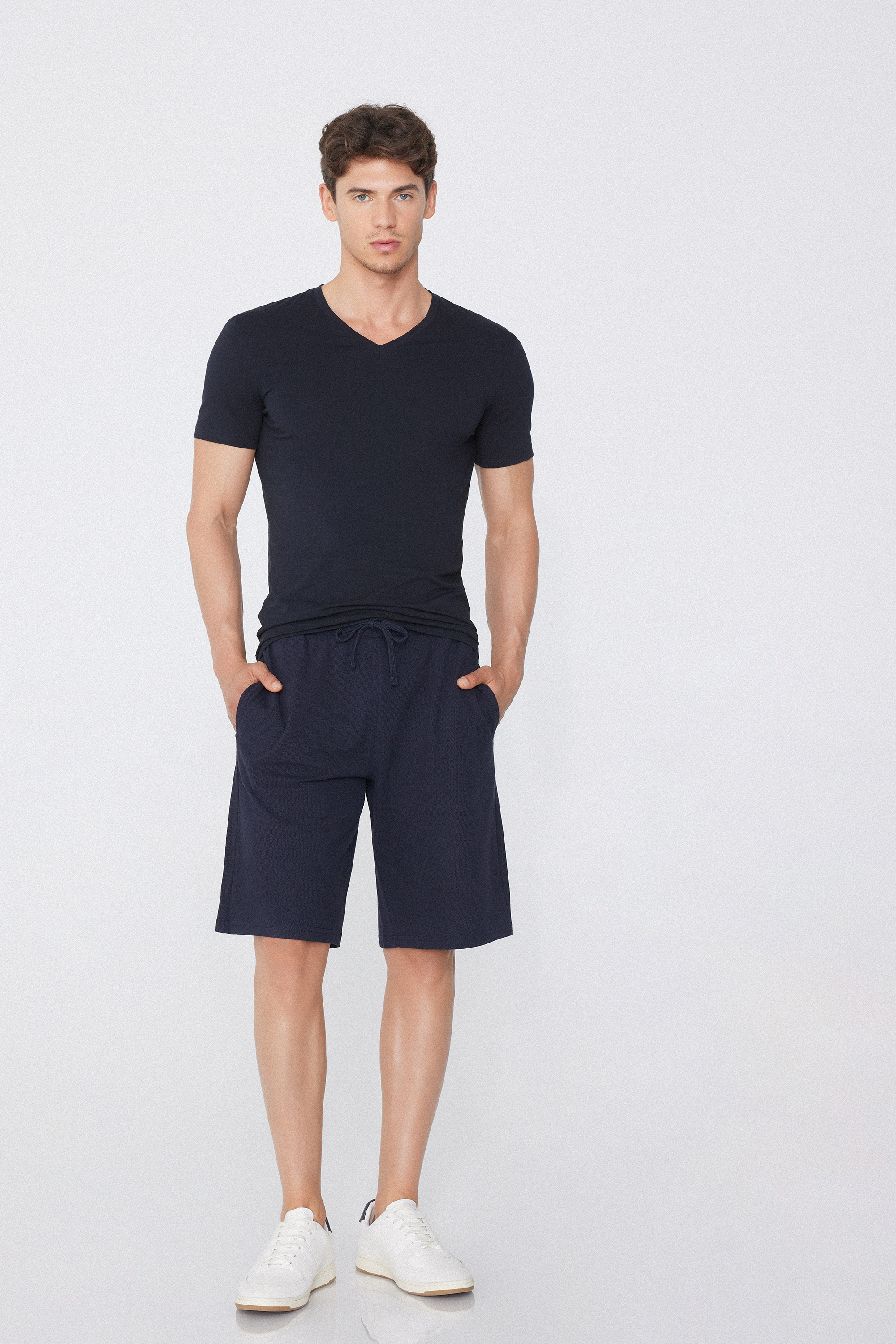 V-Neck T-Shirt in Organic Stretch Cotton