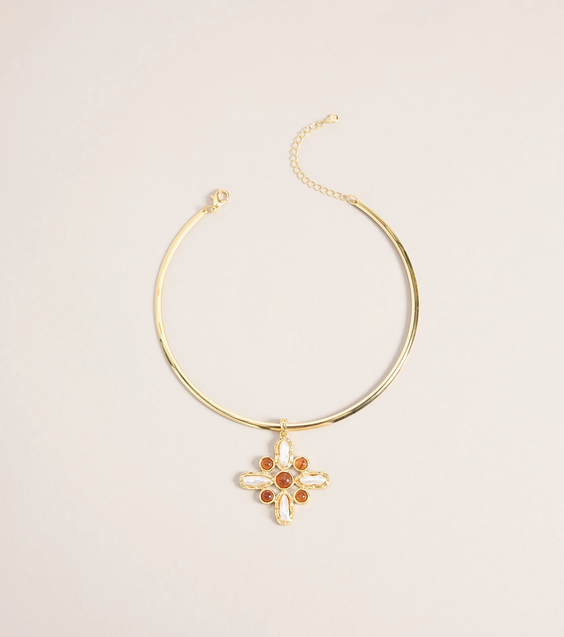 Chic And Sleek Cross Pendant Collar Necklace