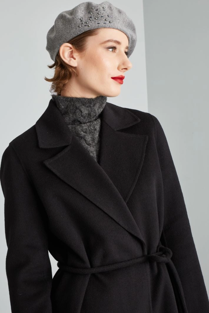 Beret with pearls and rhinestones - GREY