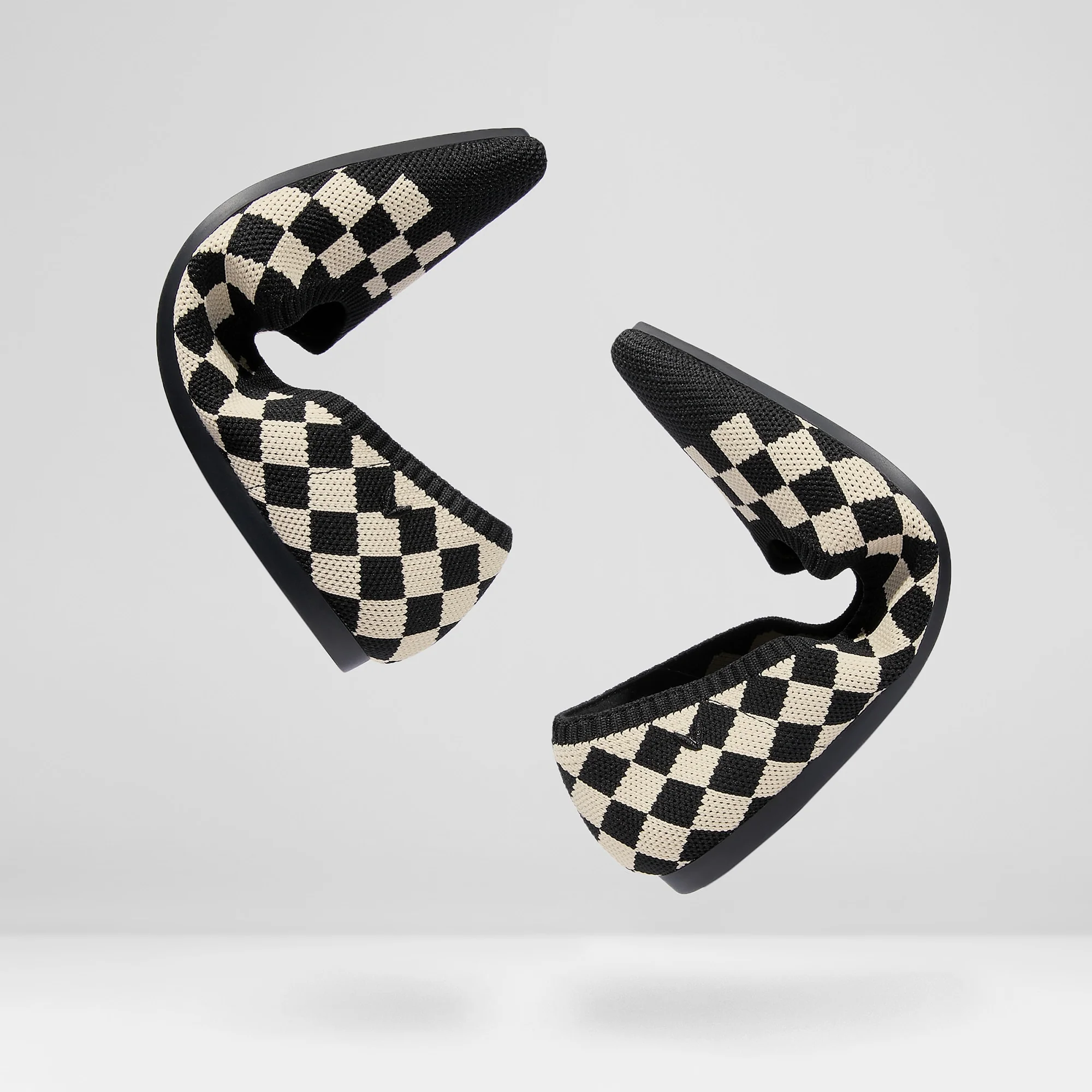 Pointed-Toe Ballet Flats (Aria 5°)