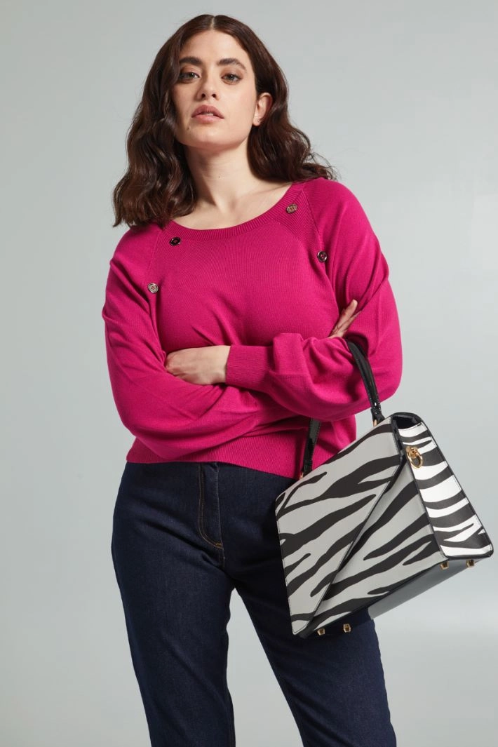 Sweater with decorative buttons - FUCHSIA