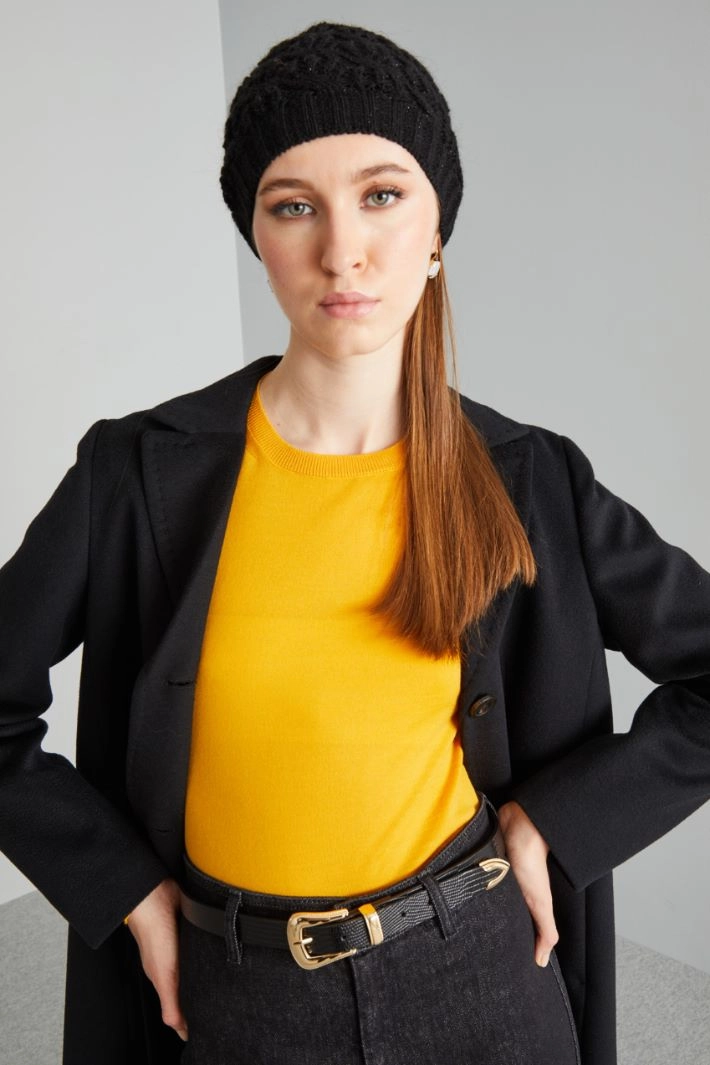 Cable-knit beanie hat - BLACK