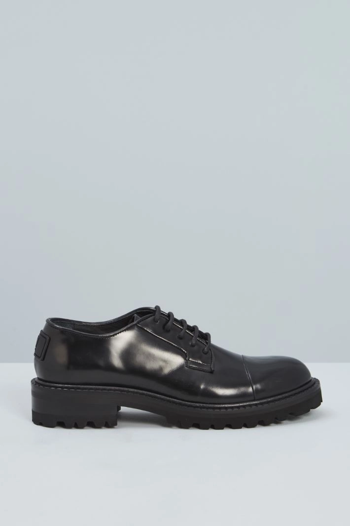 Patent leather shoes - BLACK
