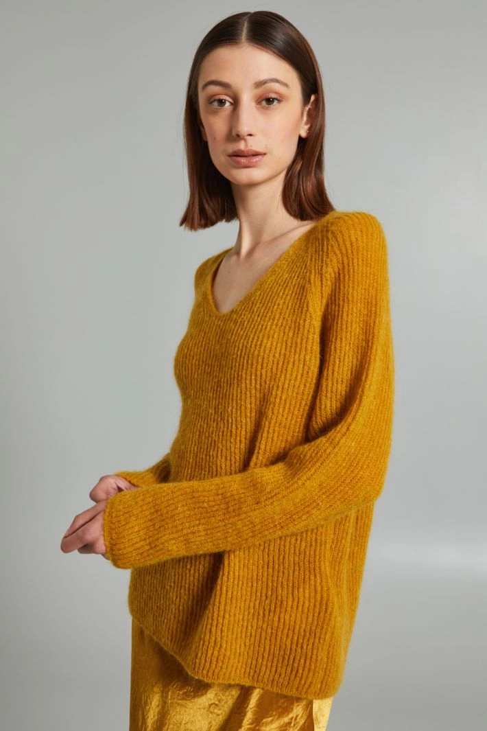 V-neck sweater - OCHRE