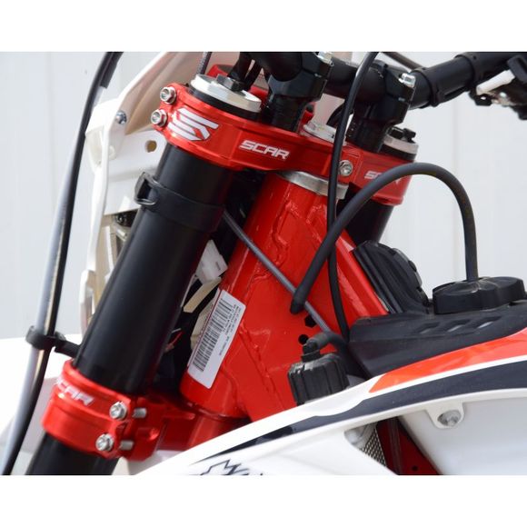 Tés de fourche Scar Triple Clamps - Offset: 20mm - Noir / RougeRef : SCR0287 / S7410