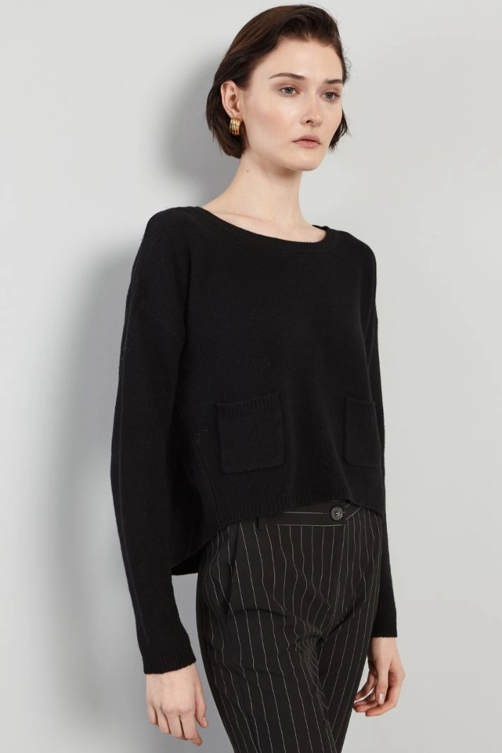 Boxy fit sweater with pockets - BLACK