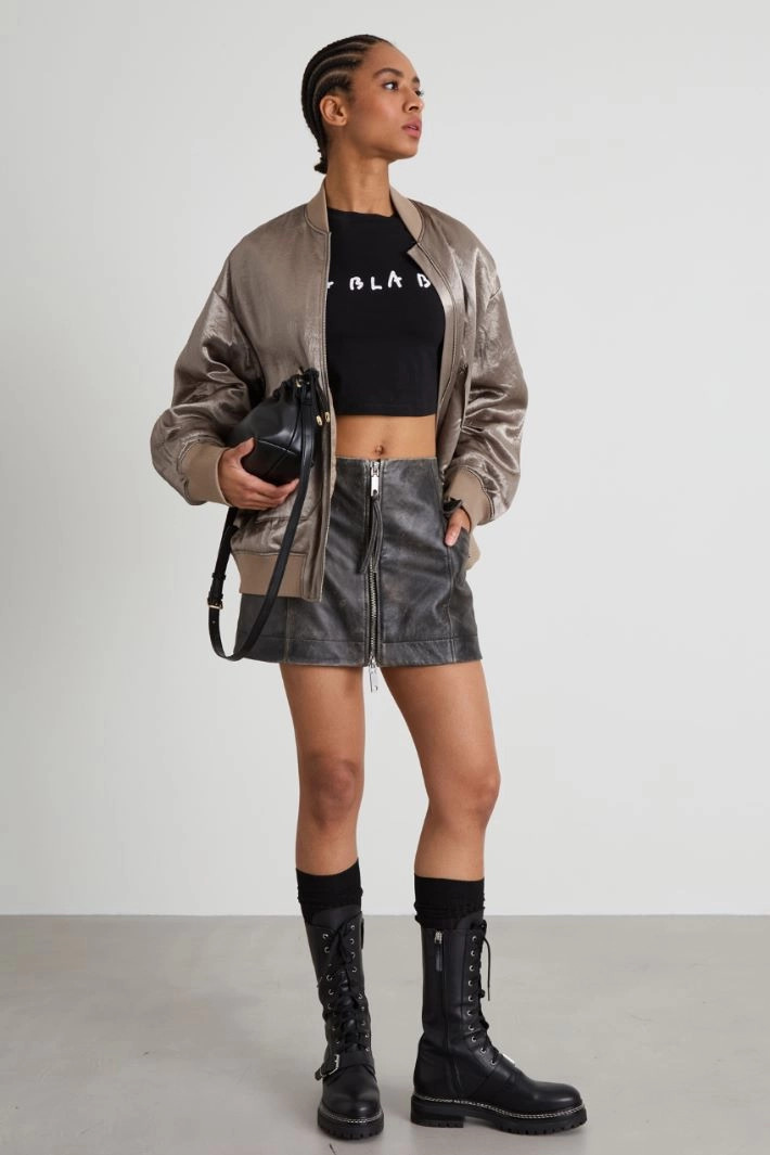 Cropped T-shirt with print - BLACK