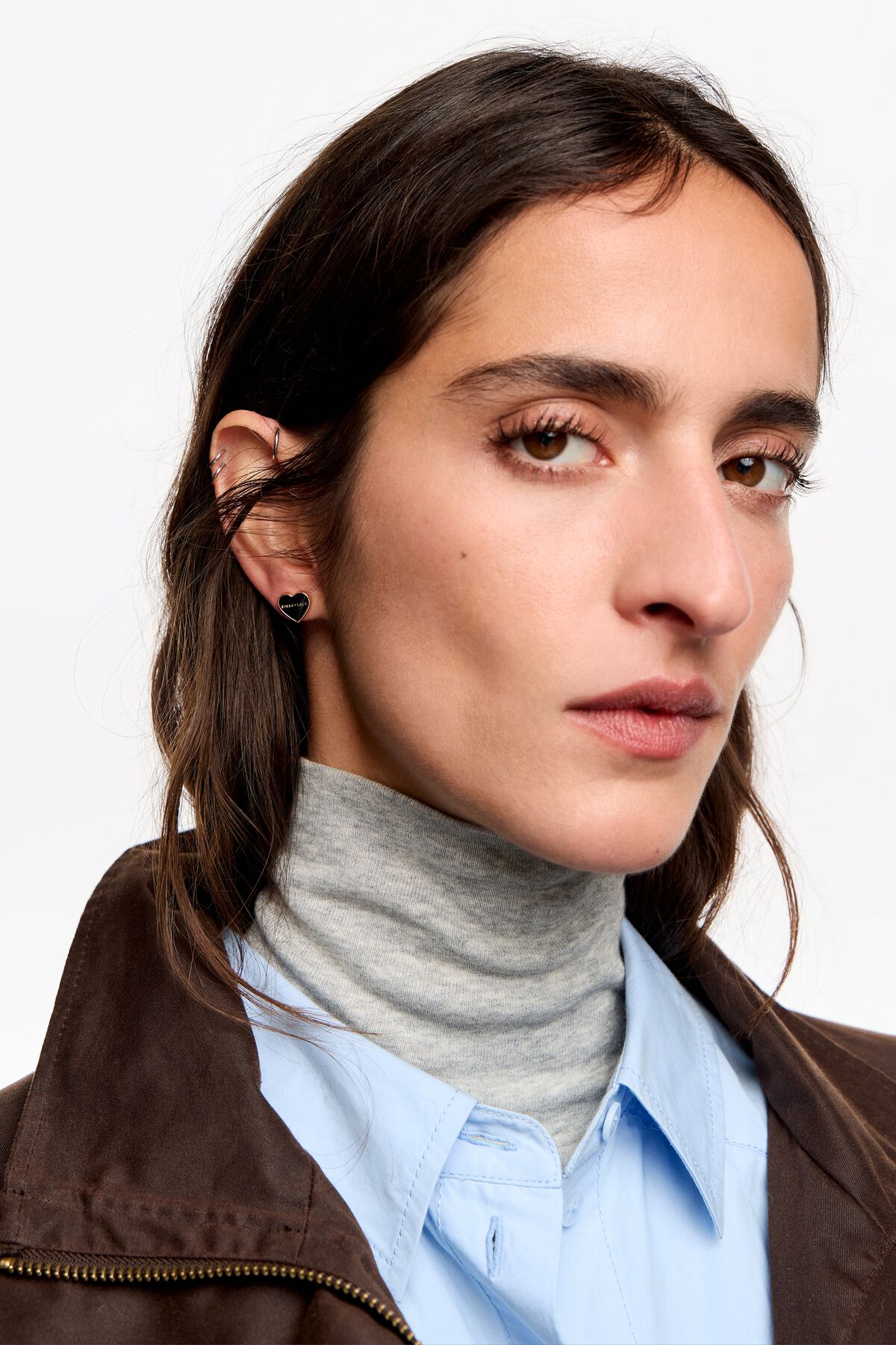 Black and gold heart earrings