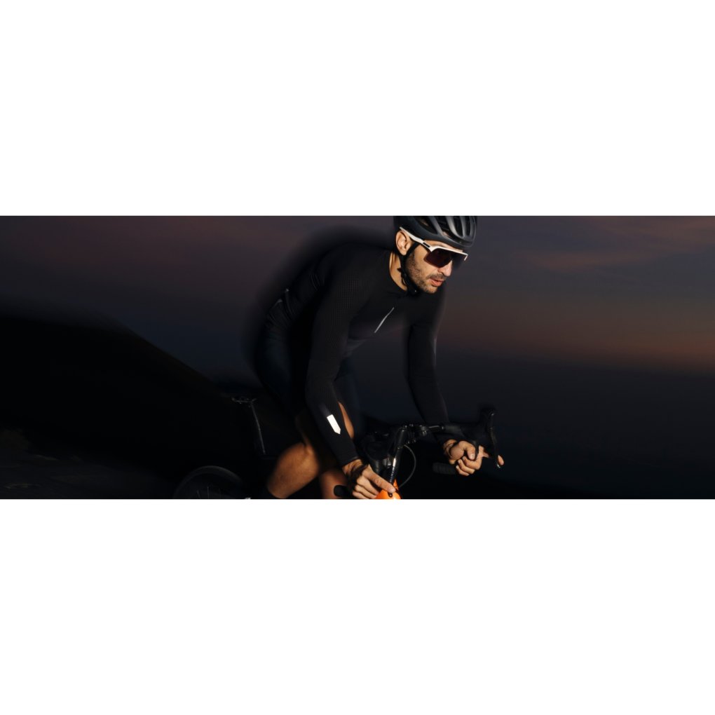 Q36.5 Pinstripe UV Arm Protector - black