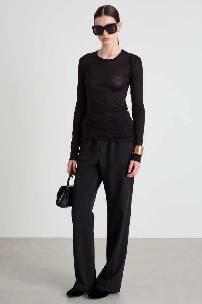 T-shirt with asymmetrical bottom - BLACK